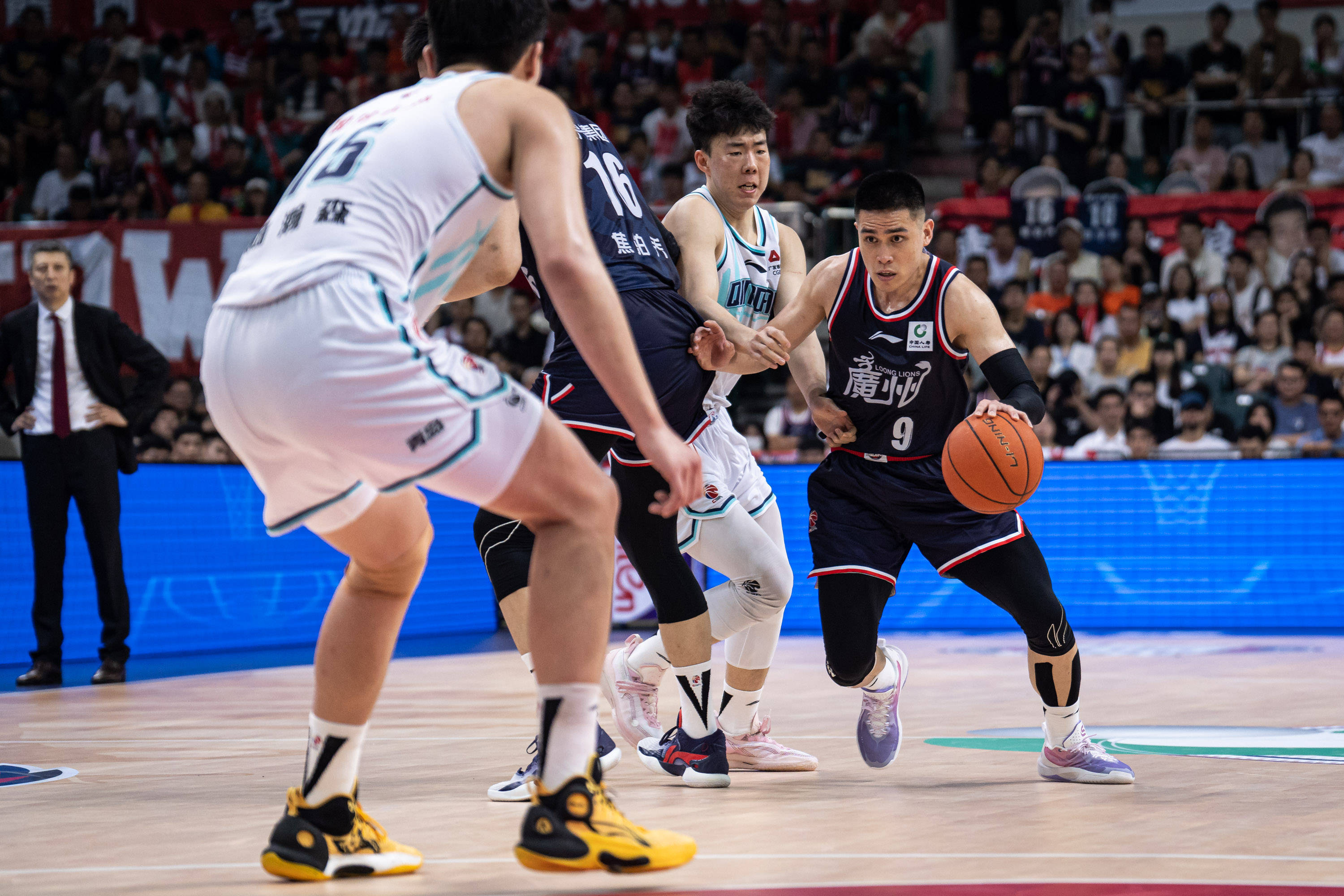 他用一烟拆 他用一烟拆